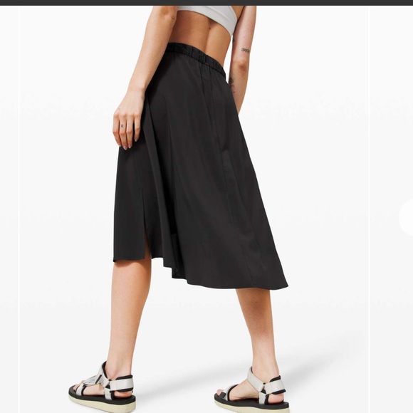 Lululemon Time to Flounce skirt sz 8 EUC - Picture 4 of 12